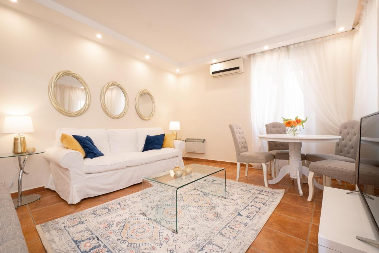 Old Town Gem - Elegant Guilford Apartment Corfu  Exteriör bild