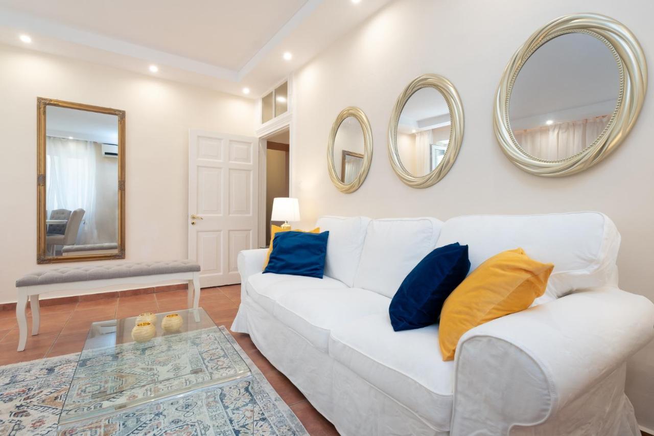 Old Town Gem - Elegant Guilford Apartment Corfu  Exteriör bild
